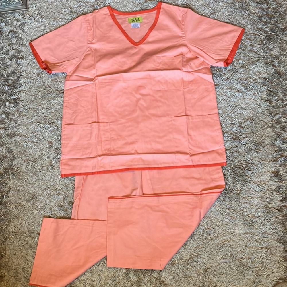 NWT Womens Scrub Outfit RAZ